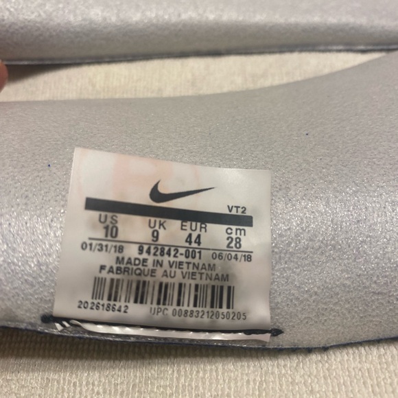 NIKE AIR VAPOR MAX FLYNIT 2 Black SZ 10 - Picture 8 of 10